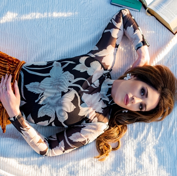 Meet your Posher, Jacqueline - Picture 1 of 3